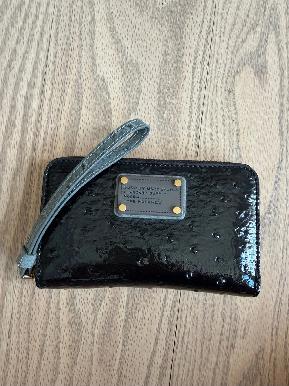Marc by Marc Jacobs Black Patent Wristlet Card Holder with Logo Plaque